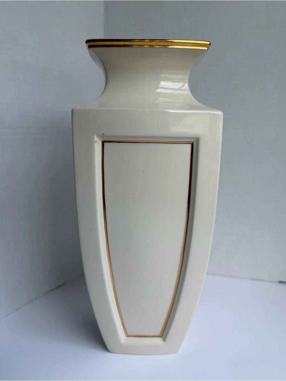 Lenox Eternal Large 11” 24 K Gold Trimmed Vase Dimension Collection Greek